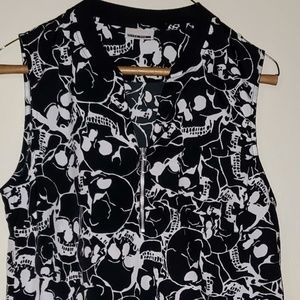 Black and White  Skull Top by Noisy May